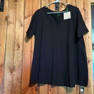 Kate quinn little Liam boxy tee.